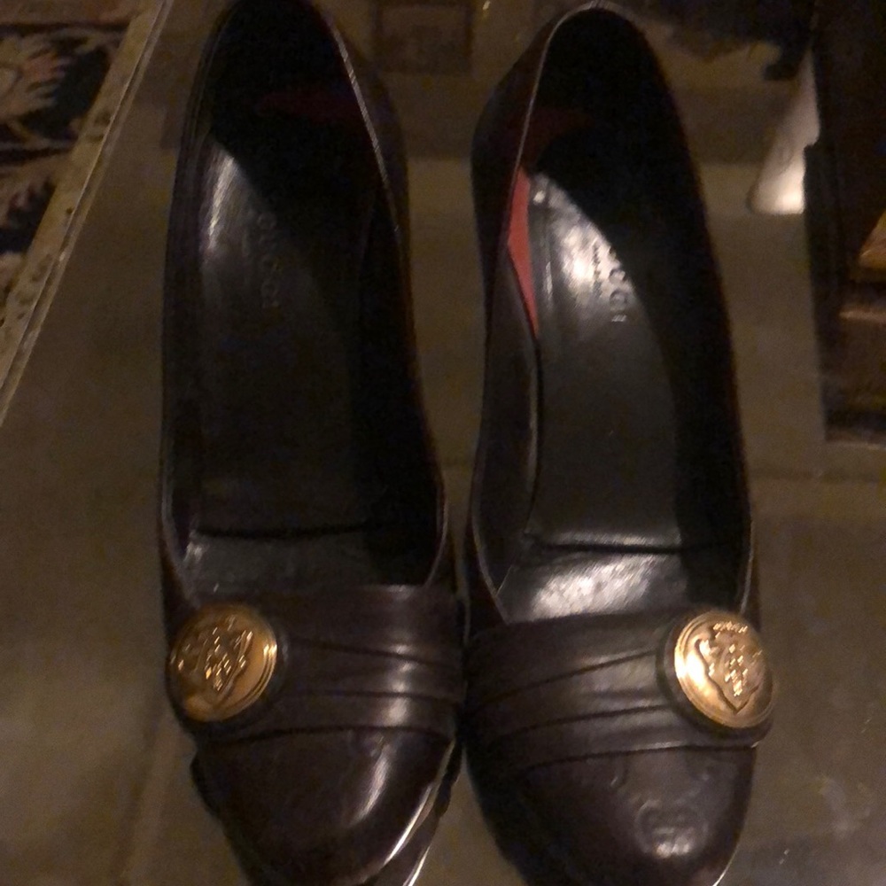 Gucci hysteria pumps...original no box